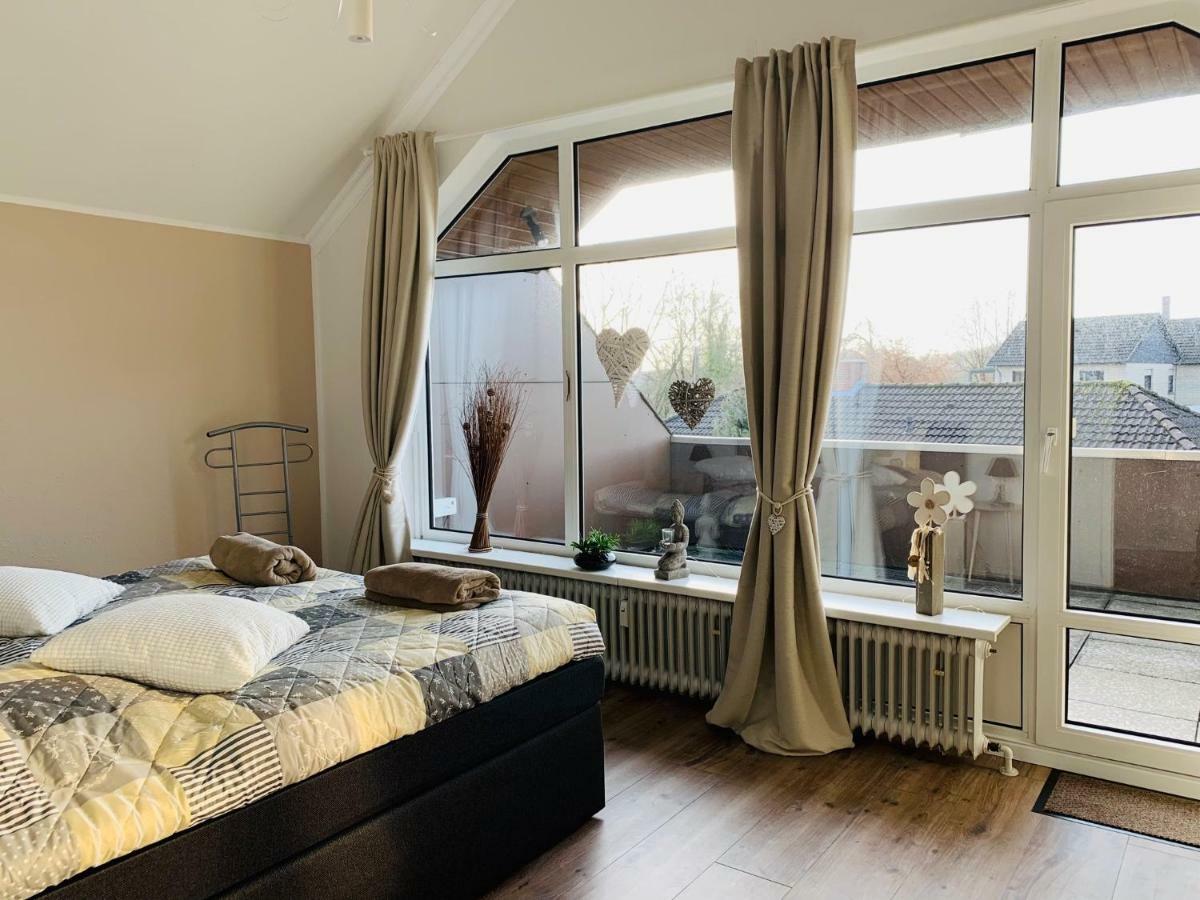 Luxuriose Ferienwohnung Fur 2-4 In Bad Zwischenahn Luaran gambar